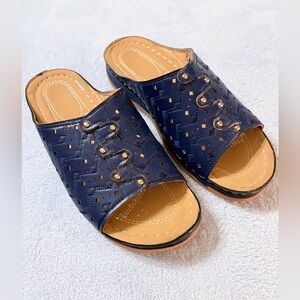 Women Slide Shoes Open Toe Navy Gold Brad Accents 2” Heel Manmade Materials